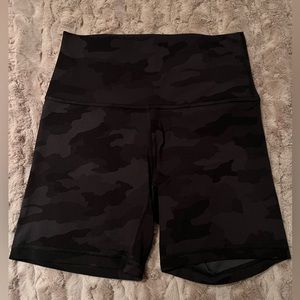 Lululemon Align High Rise Short 6” - Size 6